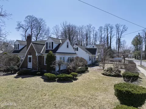 Exterior - 2814 Halsey Dr, Schenectady, NY 12304 photo 7 of 7