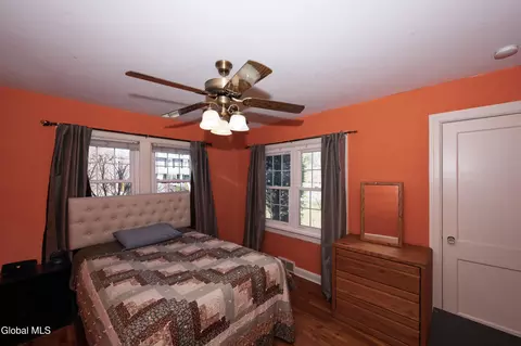 Bedroom - 2814 Halsey Dr, Schenectady, NY 12304 photo 1 of 2