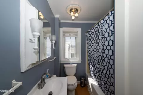 Bath - 2814 Halsey Dr, Schenectady, NY 12304 photo 1 of 1