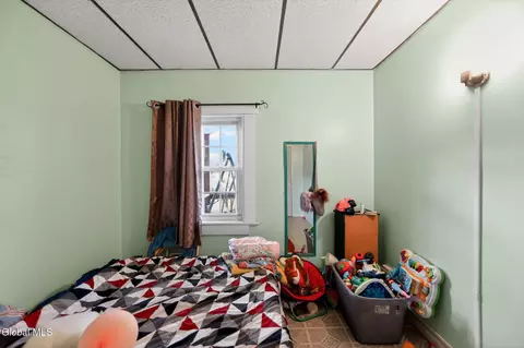 Bedroom - 1931 Jerome Ave, Schenectady, NY 12306 photo 5 of 5