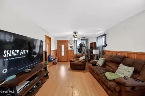 Entry Way - 1931 Jerome Ave, Schenectady, NY 12306 photo 1 of 2