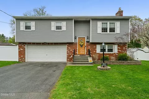 812 Mann Ave, Rensselaer, NY 12144