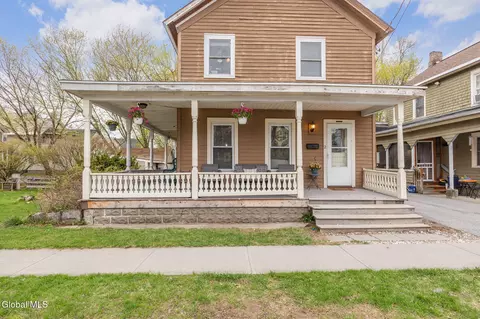 2 Katherine St, Glens Falls, NY 12801
