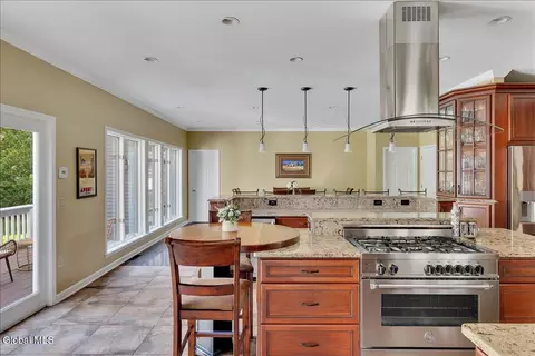 Kitchen - 26 Timberwick Dr, Halfmoon, NY 12065 photo 3 of 4