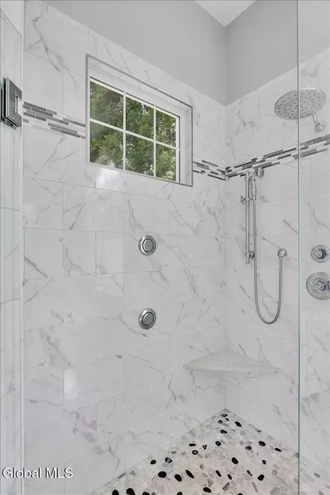 Bath - 26 Timberwick Dr, Halfmoon, NY 12065 photo 8 of 11