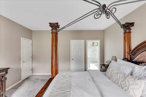 Bedroom - 26 Timberwick Dr, Halfmoon, NY 12065 photo 3 of 8
