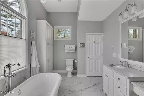 Bath - 26 Timberwick Dr, Halfmoon, NY 12065 photo 5 of 11