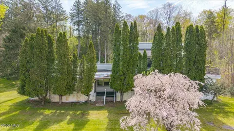 1136 River Rd, Selkirk, NY 12158