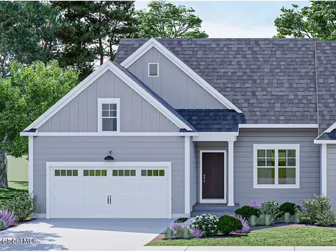 15 Cloverleaf Ct, Rensselaer, NY 12144
