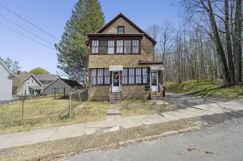 109 S Judson St, Gloversville, NY 12078