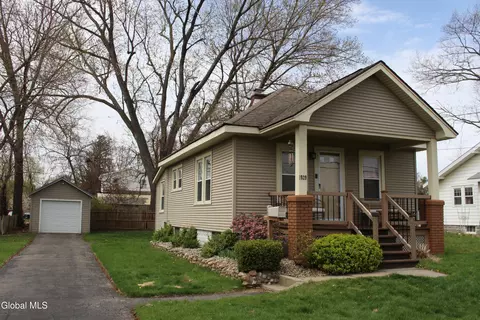 1929 Amsterdam Ave, Schenectady, NY 12303