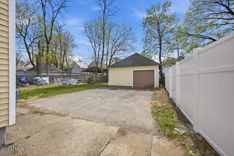 Exterior - 21 Hawk St, Schenectady, NY 12307 photo 4 of 4
