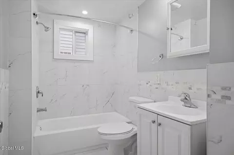 Bath - 21 Hawk St, Schenectady, NY 12307 photo 2 of 2