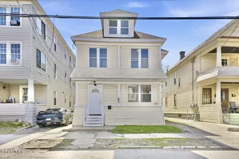 21 Hawk St, Schenectady, NY 12307