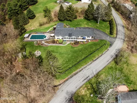 13 Mountain View Rd, Nassau, NY 12123