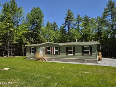 71 Ferris Rd, Chestertown, NY 12817
