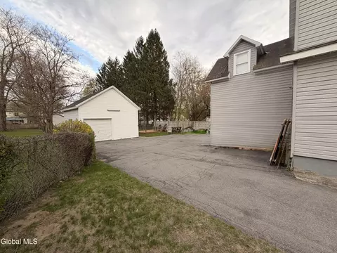 Exterior - 1025 Hegeman St, Schenectady, NY 12306 photo 3 of 9