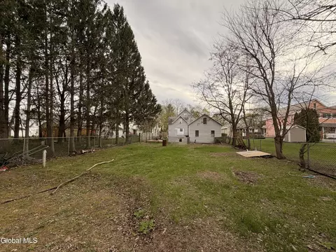 Exterior - 1025 Hegeman St, Schenectady, NY 12306 photo 9 of 9