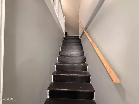 Entry Way - 1025 Hegeman St, Schenectady, NY 12306 photo 6 of 6