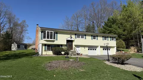 31 Sterup Dr, Troy, NY 12180