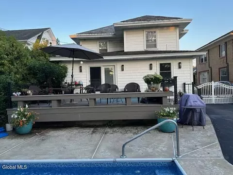 Exterior - 843 Wright Ave, Schenectady, NY 12309 photo 2 of 7