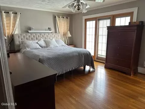 Bedroom - 843 Wright Ave, Schenectady, NY 12309 photo 3 of 4