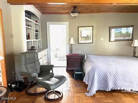 Bedroom - 843 Wright Ave, Schenectady, NY 12309 photo 4 of 4