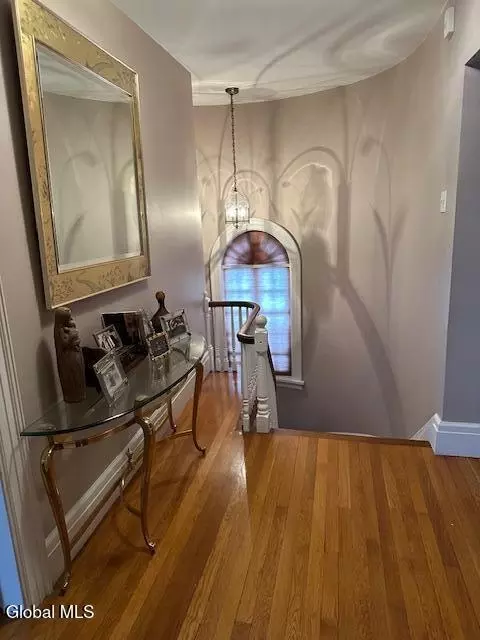 Entry Way - 843 Wright Ave, Schenectady, NY 12309 photo 2 of 3