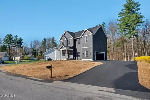 Exterior - 105 Diamond Pl, Schenectady, NY 12306 photo 6 of 7