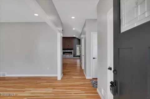 Entry Way - 105 Diamond Pl, Schenectady, NY 12306 photo 5 of 9