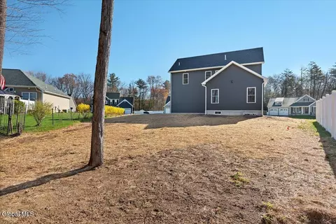 Exterior - 105 Diamond Pl, Schenectady, NY 12306 photo 5 of 7