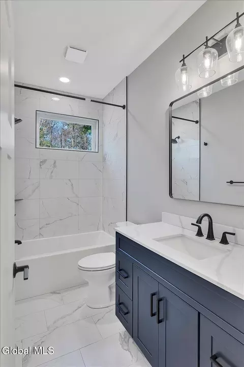 Bath - 105 Diamond Pl, Schenectady, NY 12306 photo 7 of 9