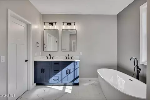 Bath - 105 Diamond Pl, Schenectady, NY 12306 photo 4 of 9