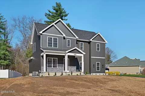 Exterior - 105 Diamond Pl, Schenectady, NY 12306 photo 7 of 7