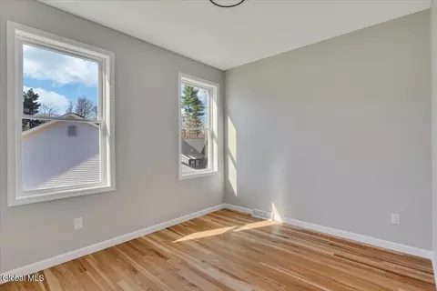 Bedroom - 105 Diamond Pl, Schenectady, NY 12306 photo 3 of 4