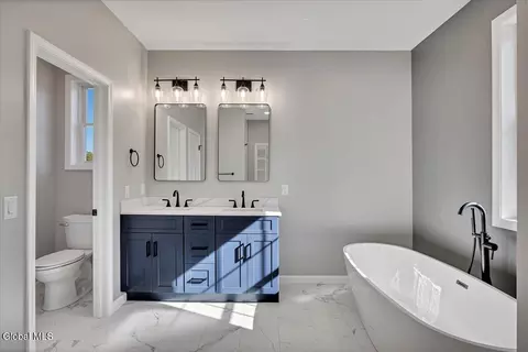Bath - 105 Diamond Pl, Schenectady, NY 12306 photo 5 of 9