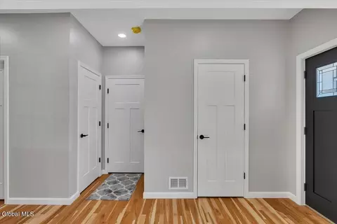 Entry Way - 105 Diamond Pl, Schenectady, NY 12306 photo 4 of 9