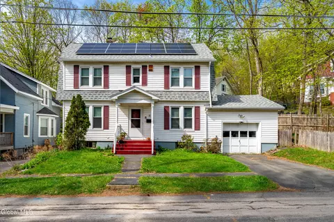 11 Putnam St, Troy, NY 12180