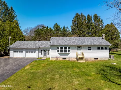 109 County Route 412, Westerlo, NY 12193