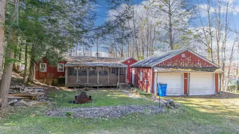 105 4th Ave, Gloversville, NY 12078