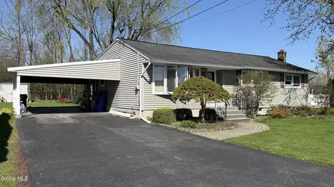 23 Mcconnell Ave, Ravena, NY 12143