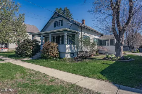 38 1st Ave, Broadalbin, NY 12025