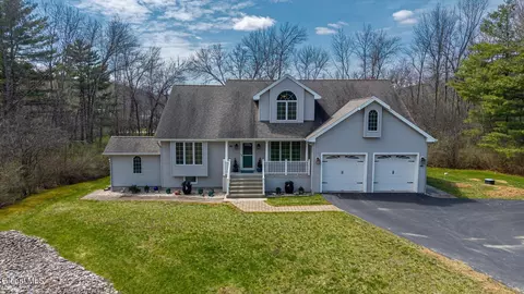 68 Mossy Point Rd, Ticonderoga, NY 12883