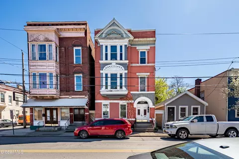 3074 6th Ave, Troy, NY 12180