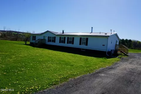 201 Reed Hill Rd, Fultonville, NY 12072