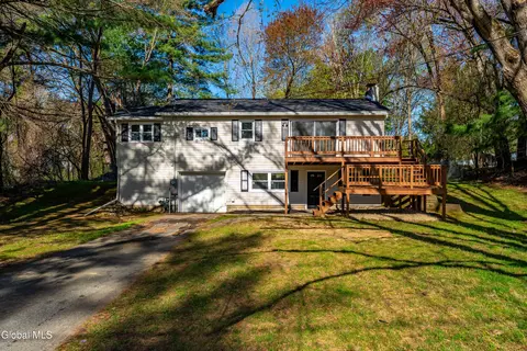 32 Nolan Rd, Ballston Lake, NY 12019