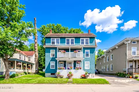 12 Hoosac St, Johnstown, NY 12095