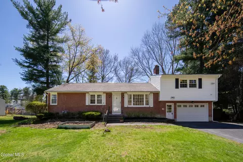 141 Birchwood Dr, Schenectady, NY 12303