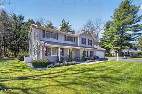 16 Muriel Ln, Schaghticoke, NY 12154
