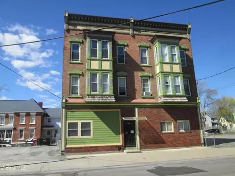 70 North St, Gloversville, NY 12078